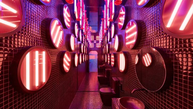 Un interiorismo brutalista para el nuevo club Lynk &amp; Co Barcelona