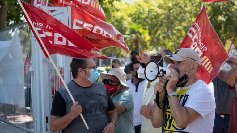 UGT y CCOO ponen fecha a la primera concentración por el convenio de la cerámica