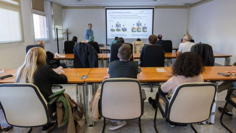 El Aula Vittoriano Bitossi de Innovación Sostenible Colorobbia–UJI lanza el Curso sobre el Comportamiento de Tintas y Suspensiones