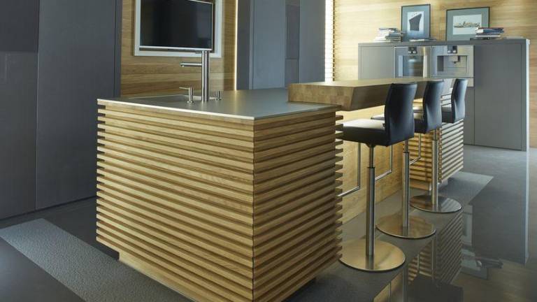 Rust Kitchen evoca Venecia en una cocina de Lapitec