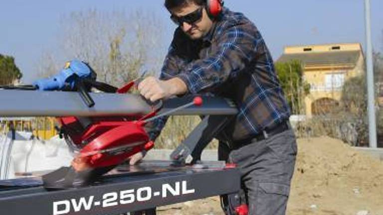 Nuevo cortador eléctrico 'DW-250-NL' de Rubi