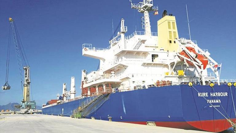 El tirón de la producción azulejera dispara las importaciones en Castellón