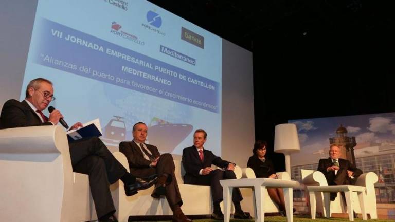 El sector cerámico, citrícola y químico instan al puerto a ganar aún mayor competitividad