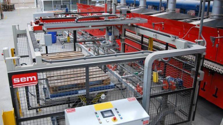 SEM reinventa la máquina de emergencia para salida de hornos cerámicos