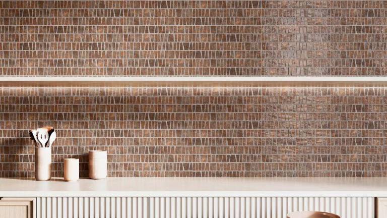 Decocer expone en Cersaie su cerámica «que habla de emociones»