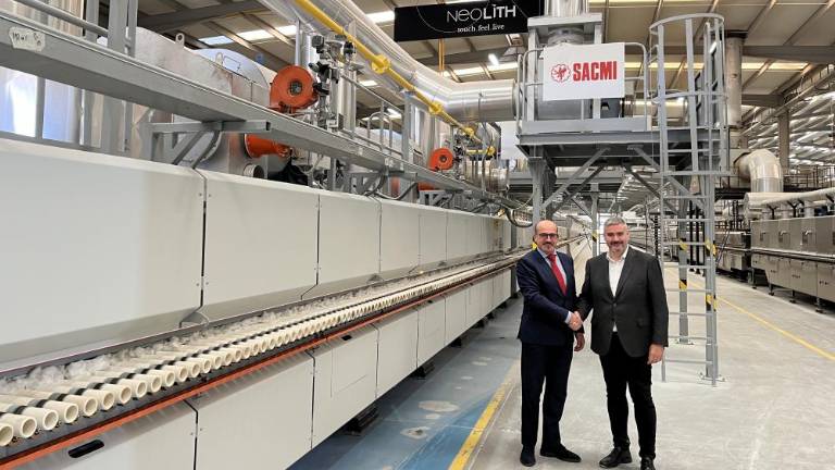 Neolith dobla su capacidad productiva e incorpora en su proceso de sinterizado el horno Sacmi FMA Maestro