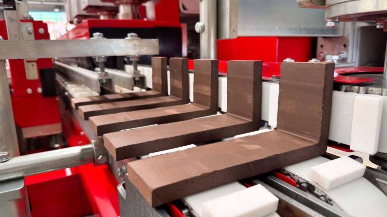 Maincer instala en Polonia una máquina específica para piezas en L