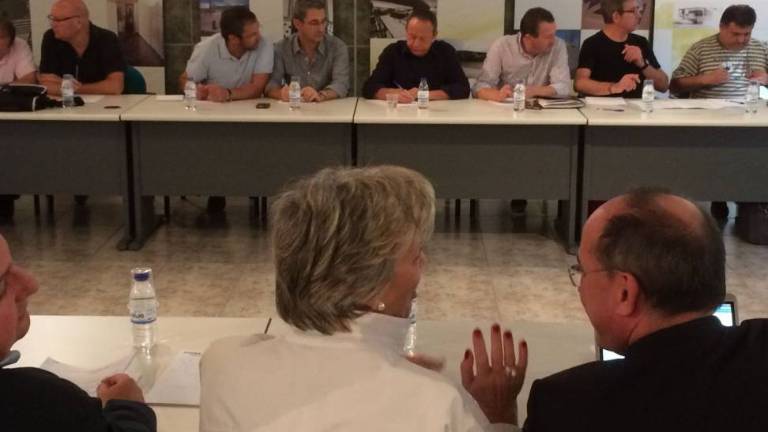 Ascer pide “comprensión” y UGT y CCOO ven otra “vuelta de tuerca”