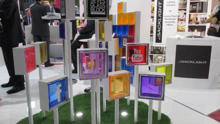 Color y creatividad, sellos de identidad Seves glassblock