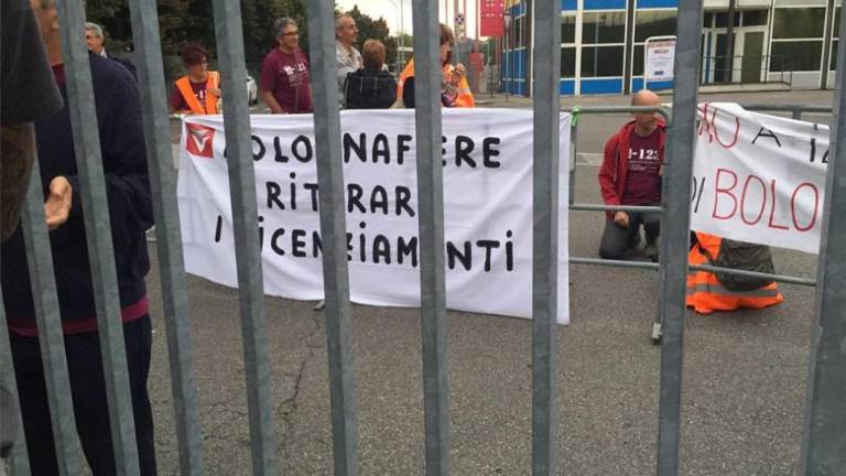 Una protesta sindical retrasa el montaje de estands en Cersaie
