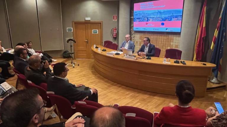 PortCastelló se propone triplicar sus envíos de productos cerámicos