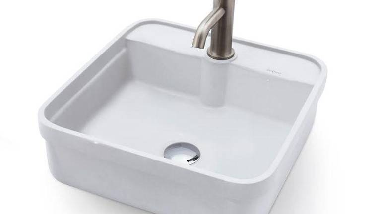 Nuevos lavabos de porcelana con el sello de Bathco