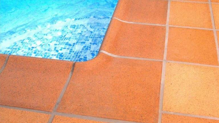 Las solicitudes 'on line' de piscinas aumentan en un 50%