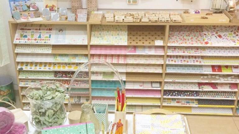 Papelería Navarro celebra 70 años con talleres dedicados a las 'arts and crafts'