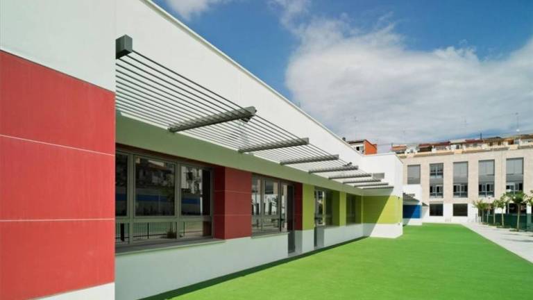 Techlam aporta colorido a un colegio de Valencia