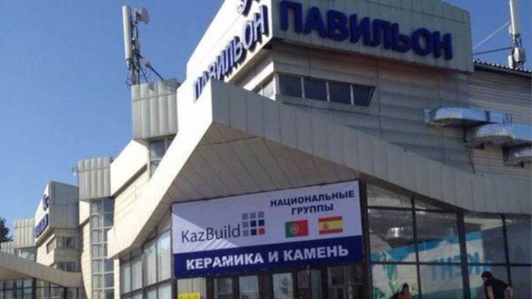 El azulejo español se promociona en Kazajstán