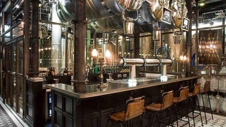 Hisbalit 'customiza' Naparbier, una cervecería de diseño