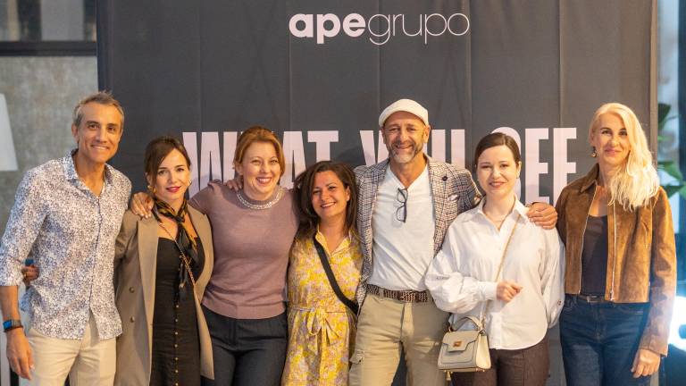 APE Grupo reúne a clientes y colaboradores en un evento exclusivo en Bolonia durante Cersaie 2025