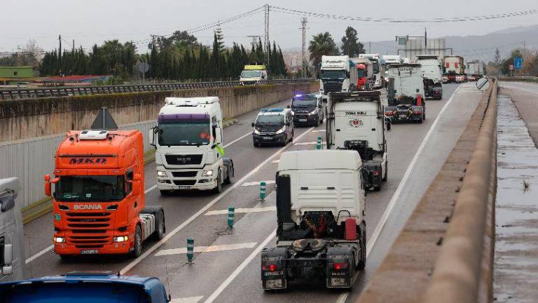 Ascer advierte de problemas en la cadena de suministro por el paro en el transporte
