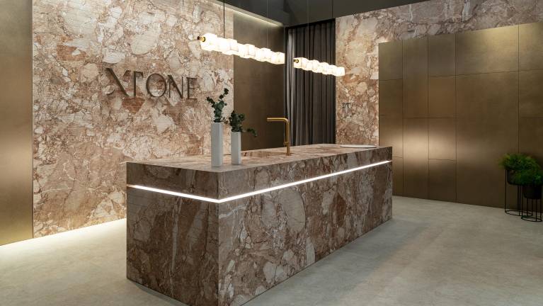 Porcelanosa despliega su universo de diseño en Cersaie con nueve ambientes y experiencias inmersivas
