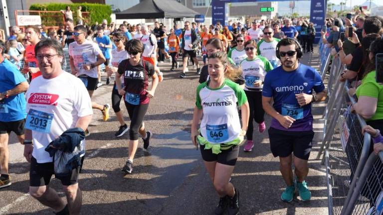 Galería de fotos | Compañías y entidades del sector cerámico, en la Carrera de las Empresas de Castellón