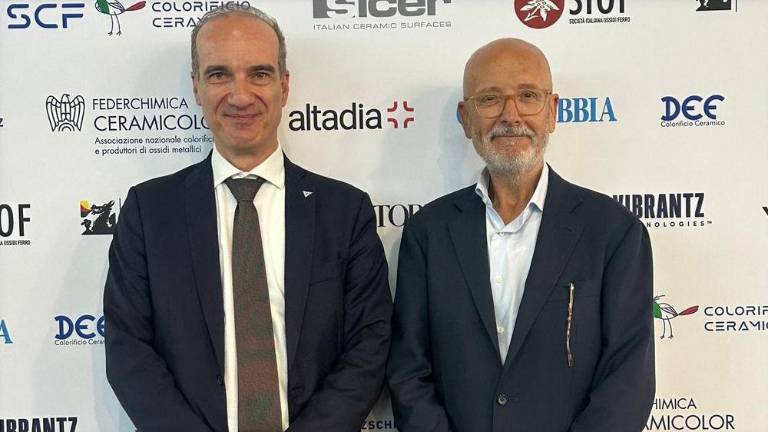 Anffecc y Ceramicolor refuerzan en Cersaie su alianza ante los retos de la industria de los esmaltes