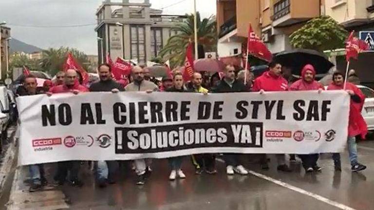 La plantilla de Stylsaf se moviliza contra el cierre en la Vall d'Uixó