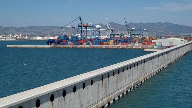 El puerto de Castellón aumenta un 13,6% el tráfico de mercancías en abril