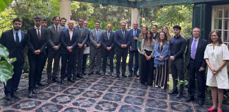 Reunión de bienvenida en la Oficina Económica y Comercial de España en El Cairo (Egipto).