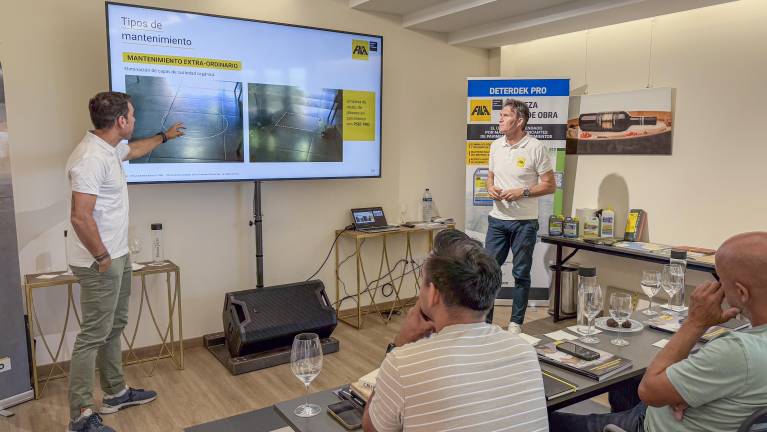 Fila proyecta en Mallorca su visión sobre el cuidado profesional de superficies en un evento singular