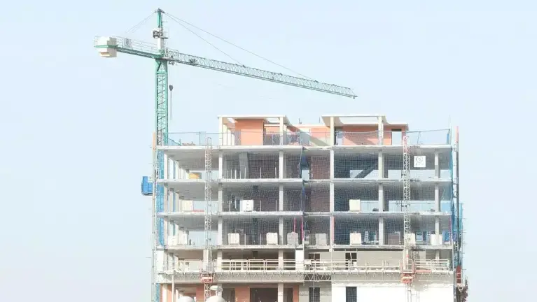 Los visados de obra de vivienda en España nueva rozan las 50.000 unidades hasta abril, un 10% más