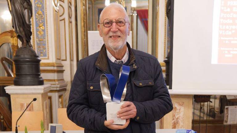 La Asociación de Amigos del Museo Nacional de Cerámica entrega dos premios a la excelencia profesional