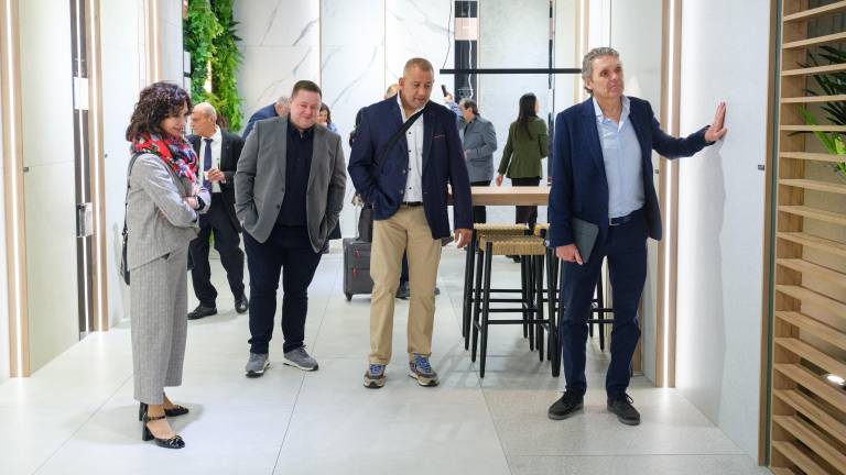 Cevisama 2026 | Cruce de acusaciones políticas ante la ‘caída’ de la feria cerámica