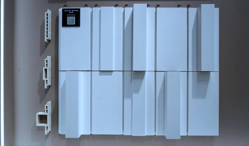 De piscinas a celosías: la cerámica extrusionada de Gresmanc Group en Cersaie