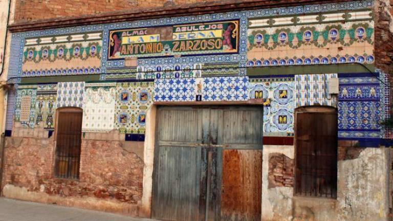 Los azulejos de La Moderna recuperan su esplendor en Onda