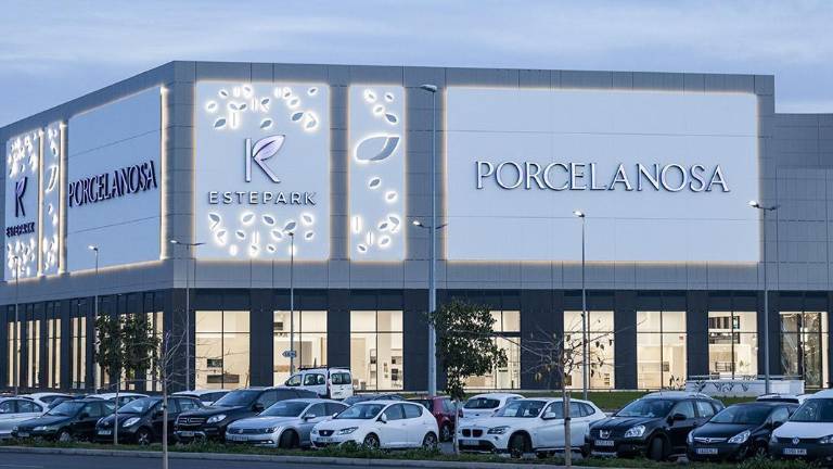 Porcelanosa cambia su logo para concienciar sobre el coronavirus