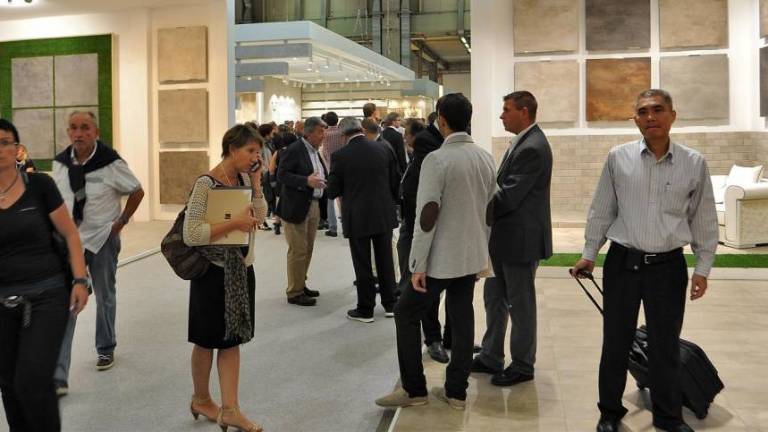 Las exportaciones del sector azulejero se desaceleran