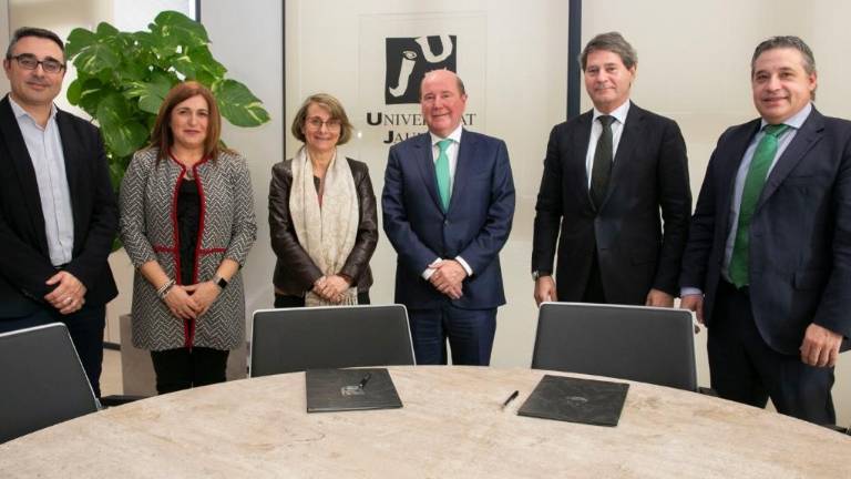 La UJI y la Fundación Torrecid renuevan el Aula de Liderazgo e Innovación