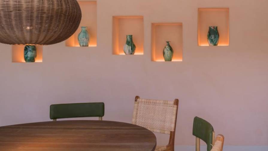 Galería de Fotos | El interiorismo del restaurante Cuyo en Cala Llonga (Ibiza)
