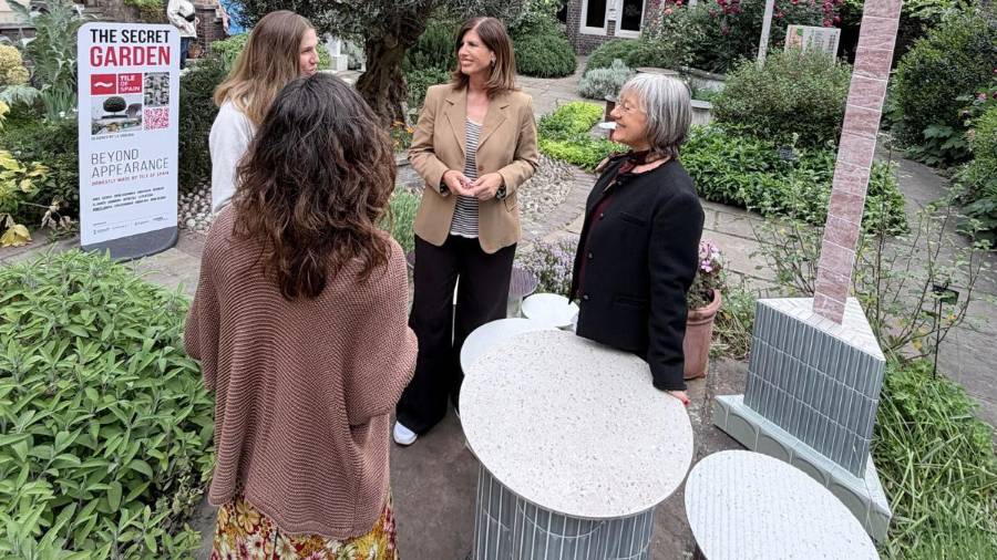 Galería de fotos | The Secret Garden, la instalación en Londres con cerámica española