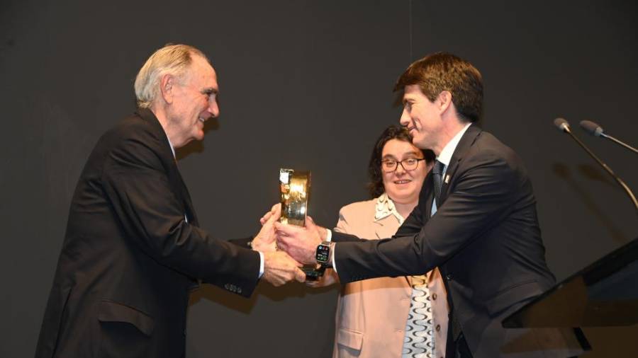 Galería de fotos | Fustecma, Ingeneo y Realonda reciben los Premios Alfa de Oro 2024 en Cevisama