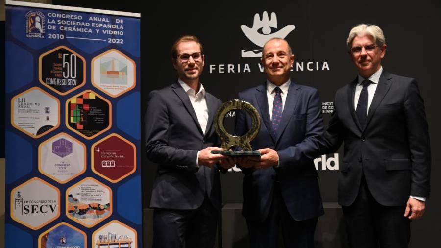 Galería de fotos | Fustecma, Ingeneo y Realonda reciben los Premios Alfa de Oro 2024 en Cevisama