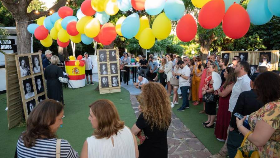 GALERÍA DE FOTOS | 12 firmas cerámicas de Castellón, unidas en favor de Ucrania