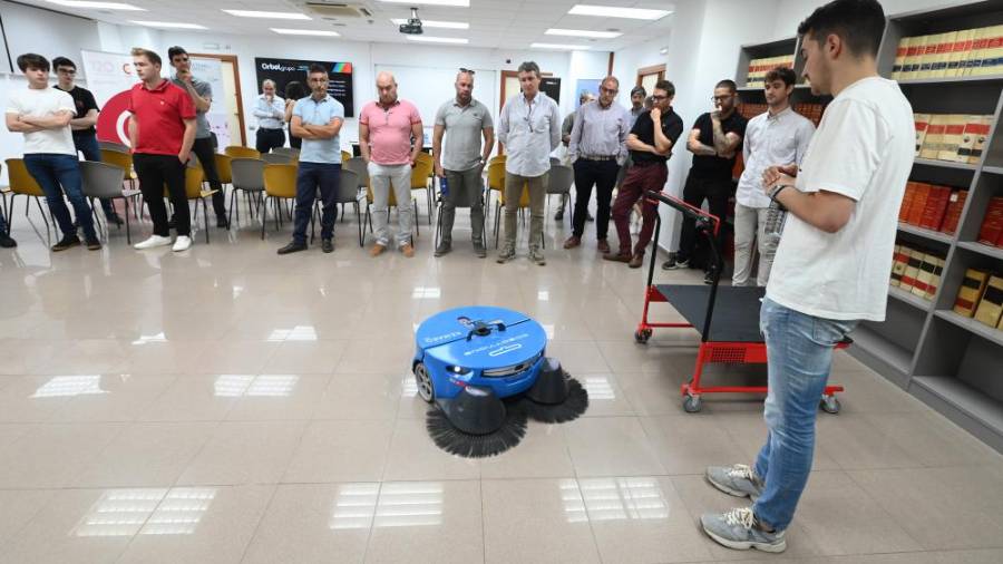 Galería de fotos | Orbelgrupo organiza en Castelló una demostración en vivo de robots y sistemas de control automatizados