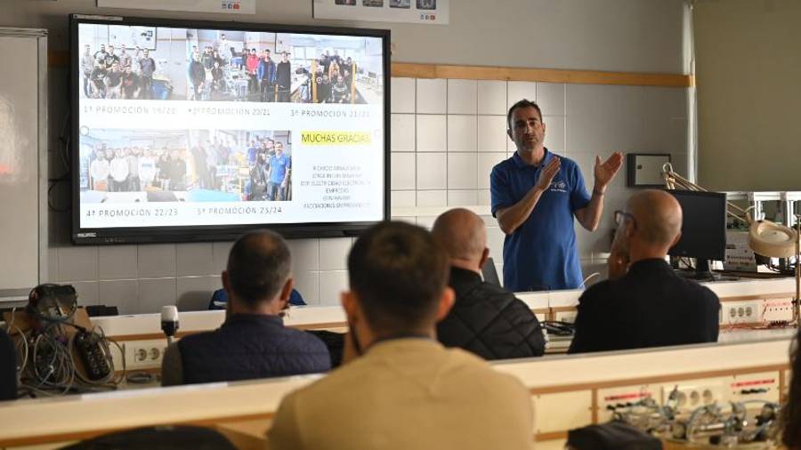 Galería de fotos | Presentación en Castelló de la Célula de fabricación flexible FAS-200 SMC