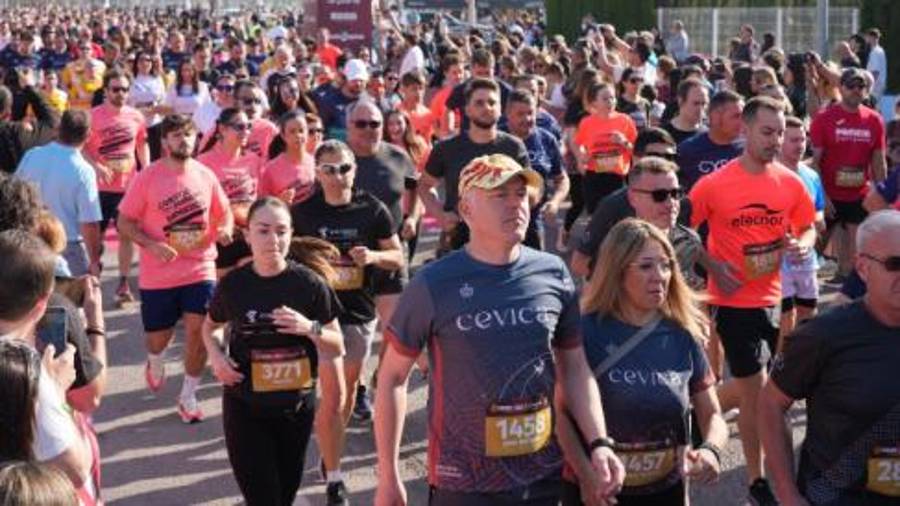 Galería de 224 fotos | Amplia presencia del sector cerámico en la Carrera de las Empresas de Castellón