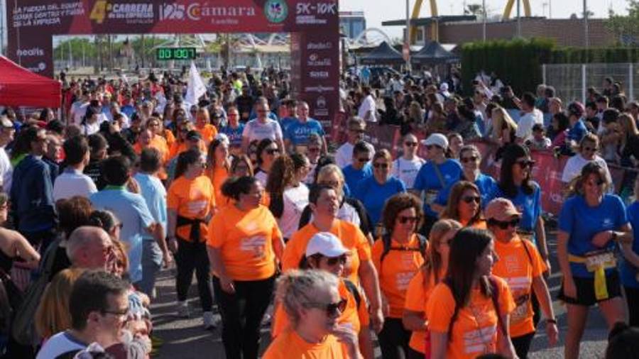 Galería de 224 fotos | Amplia presencia del sector cerámico en la Carrera de las Empresas de Castellón