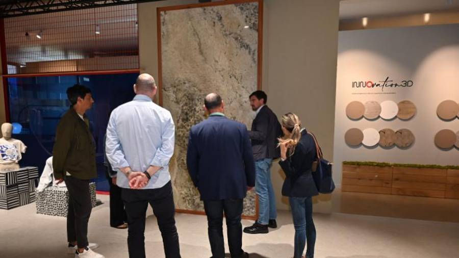 Galería de fotos | Smalticeram pone el broche a SMALTIlab Worldwide Tour en sus instalaciones de Onda