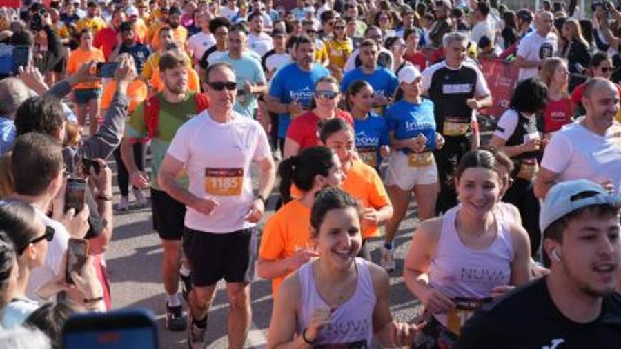 Galería de 224 fotos | Amplia presencia del sector cerámico en la Carrera de las Empresas de Castellón