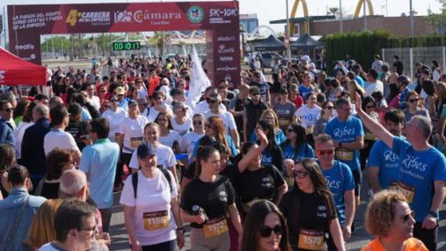 Galería de 224 fotos | Amplia presencia del sector cerámico en la Carrera de las Empresas de Castellón